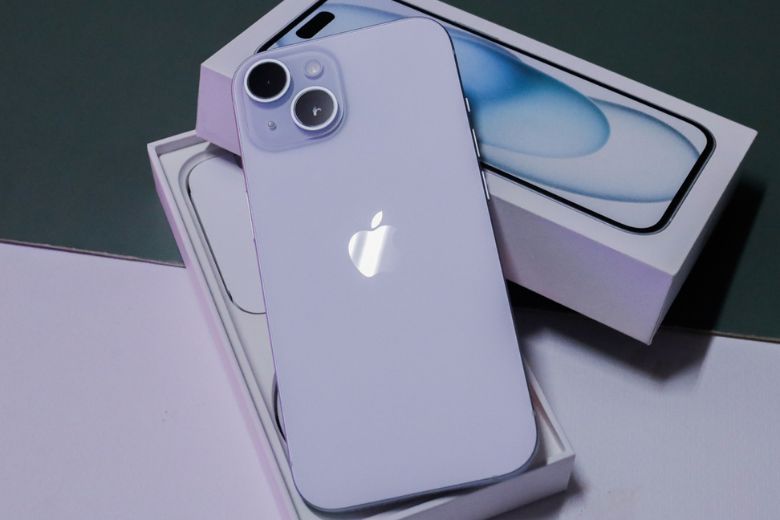Đánh giá iPhone 15 thường chi tiết từ A-Z bởi các chuyên gia